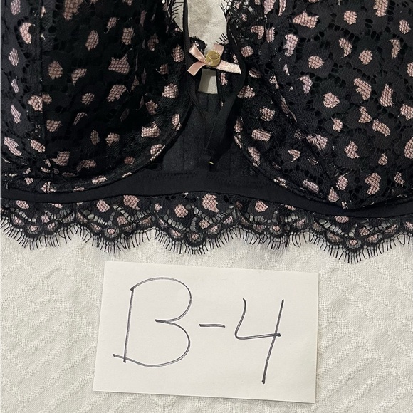 Cacique Balconette Bra 42DD Underwire Black Lace Pink Hearts Sexy Support
NWT - Picture 9 of 9